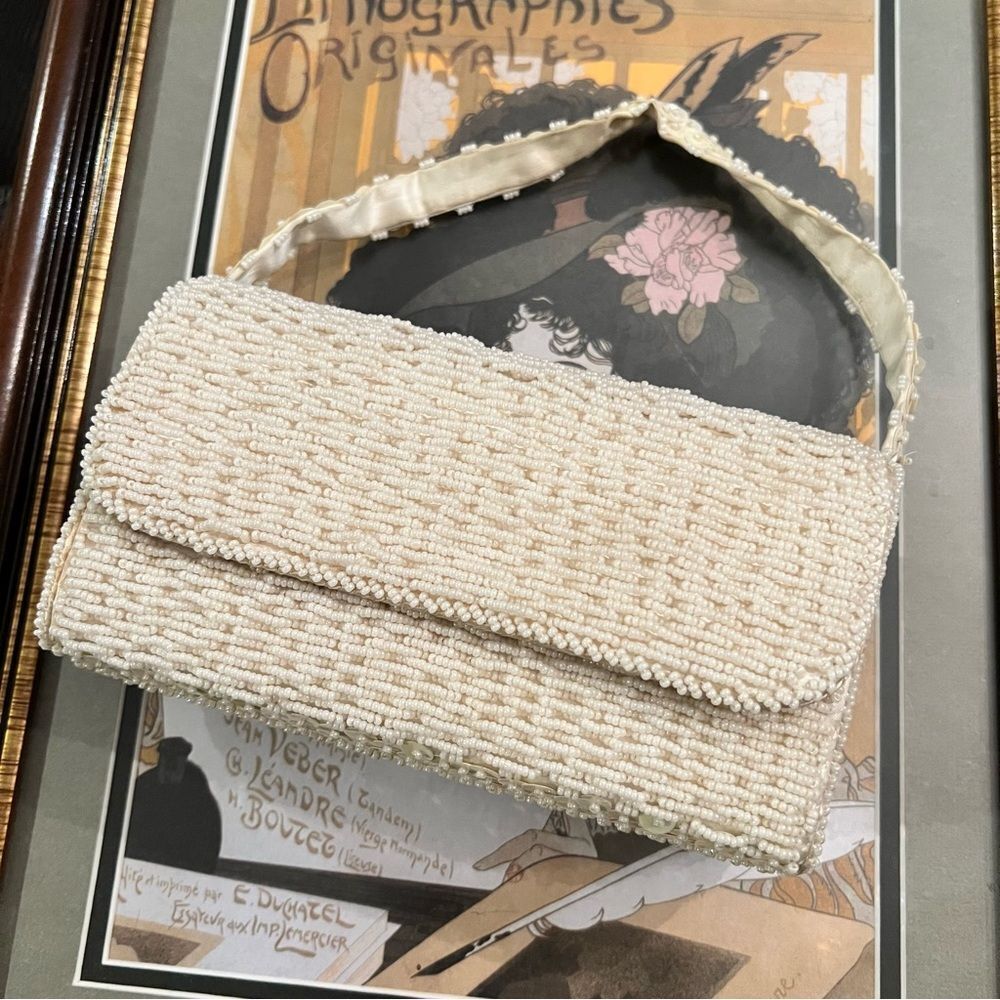 Vintage Beaded Pillbox Handbag ￼